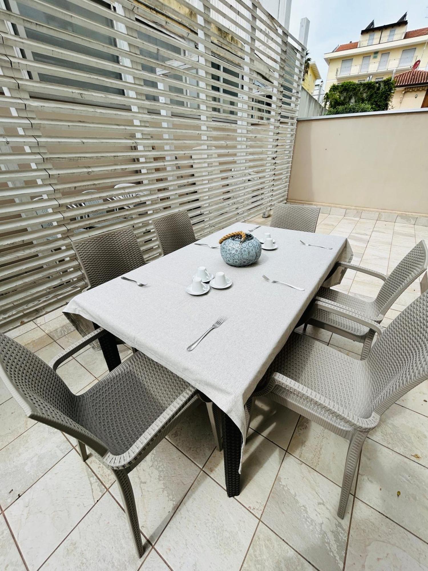 Menotti 3A-Flexrent Abissinia Appartement Riccione Buitenkant foto